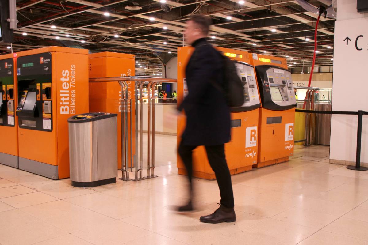 Desesperació dels usuaris de Rodalies l'enèsim dia de caos: «No veig solucions»