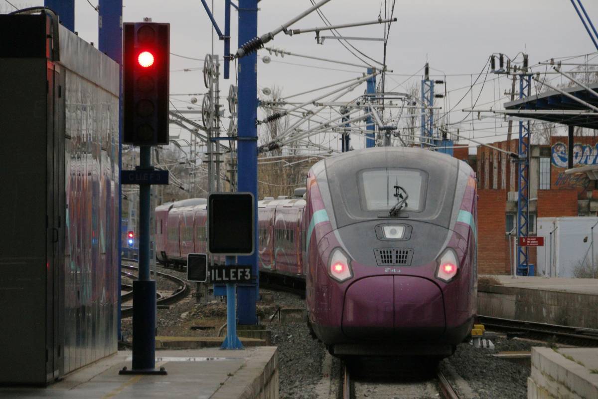 El primer Avant gratuït de reforç entre Lleida i Barcelona surt 1,5 hores tard i amb una ocupació del 3%