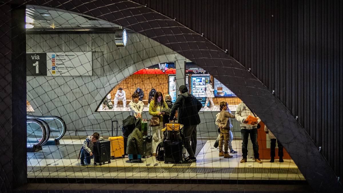 Dilluns caòtic a Rodalies: incidències i incertesa per la caiguda del centre de control d'Adif