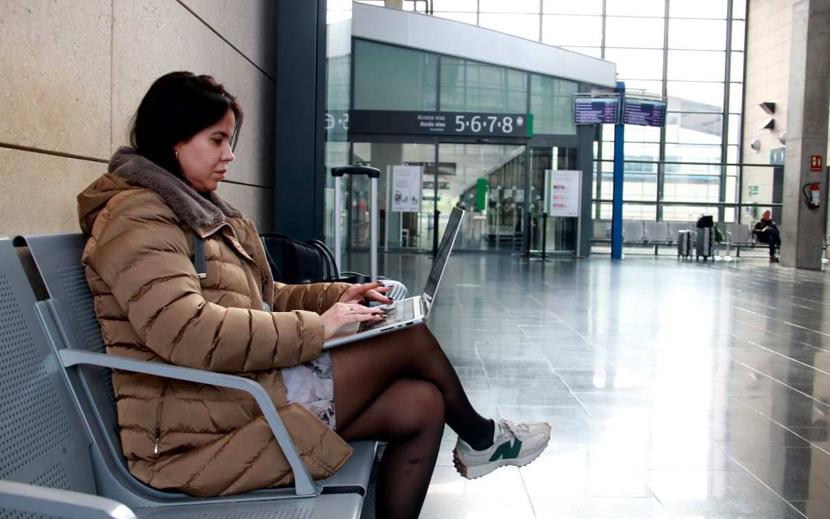 «No m'esperava tants problemes amb l'AVE», diu una usuària que ha optat per l'estació del Camp de Tarragona