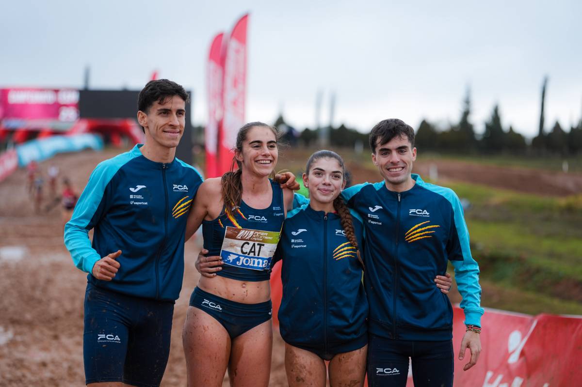 Carla Domínguez, segona per la dreta - 