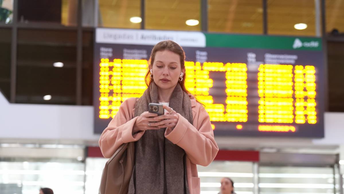 Pagar dos habitatges alhora o anar en cotxe amb desconeguts: les peripècies per esquivar Rodalies