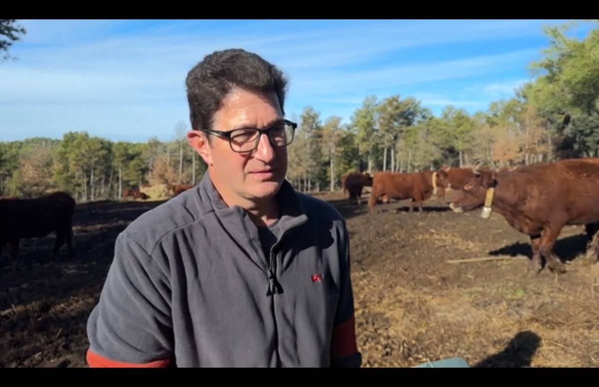 Joan Casafont, de les Planes de Besora, explica el seu cas als mitjans de comunicació  - Mar Martí 