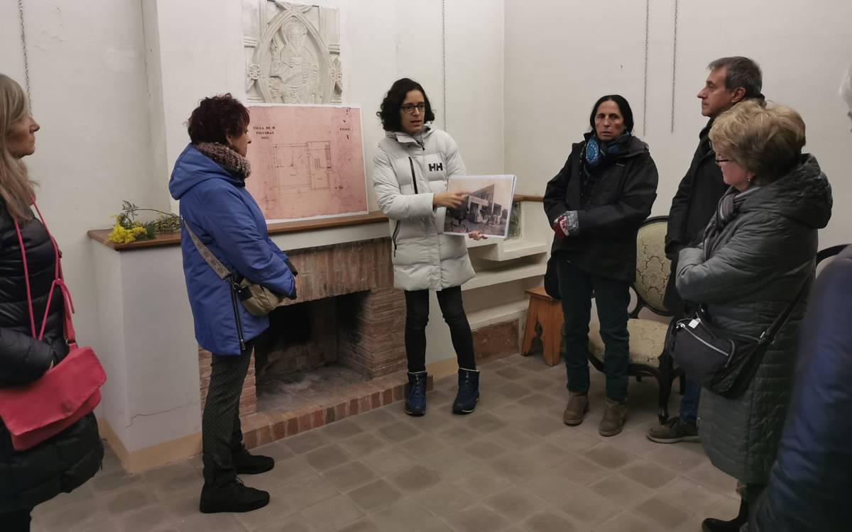Un centenar de persones descobreixen Can Figueras en una jornada de portes obertes