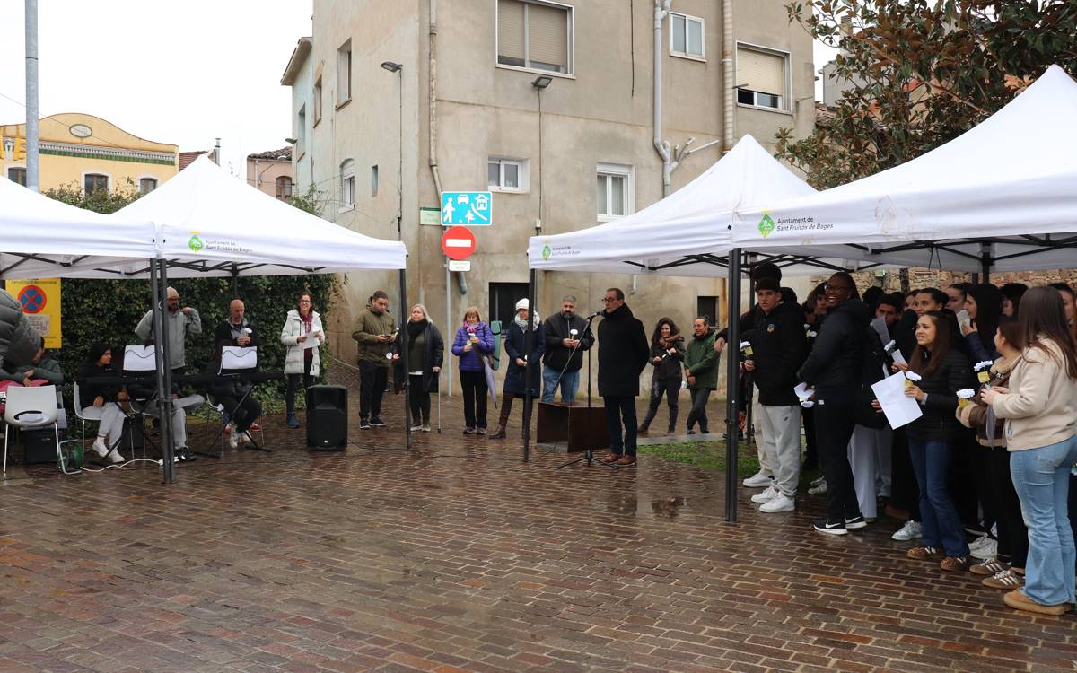 Sant Fruitós de Bages homenatja les víctimes de l'Holocaust a l'Espai de la Memòria