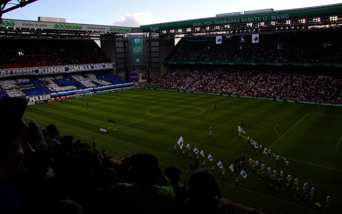 Imatge de l’estadi del FC Copenhaguen a punt per acollir el derbi de 2014. - Guillaume Baviere / Wikimedia Commons Imatge de l’estadi del FC Copenhaguen a punt per acollir el derbi de 2014.