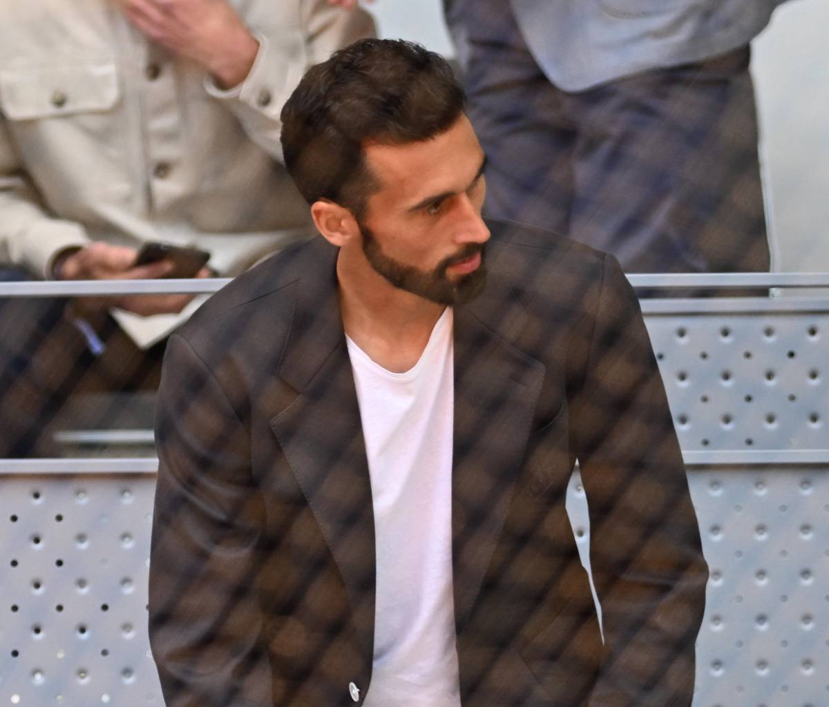 Les xarxes del Madrid posen a Arbeloa al costat d'un con