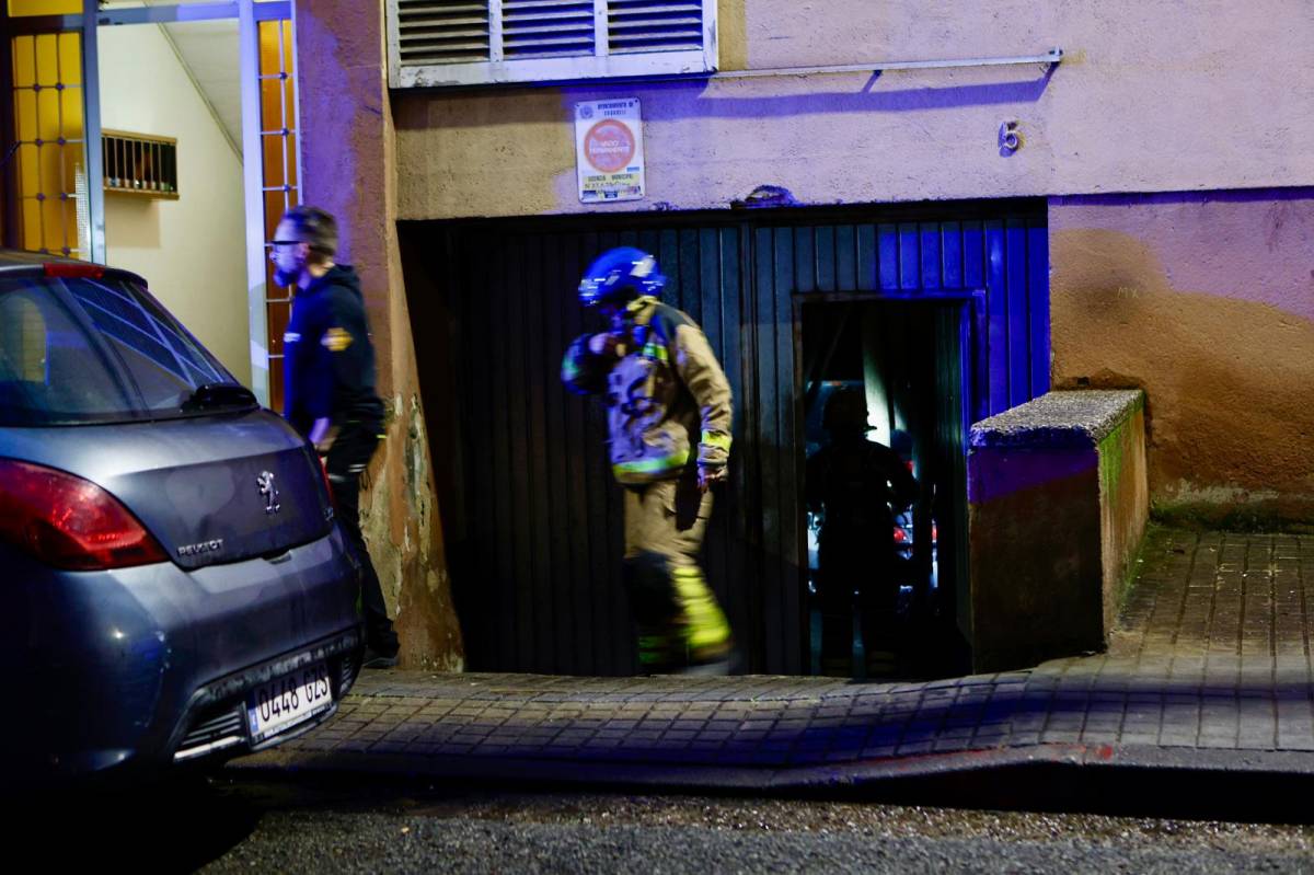 Incident de gas al carrer de la Rioja - Juanma Peláez Incident de gas al carrer de la Rioja