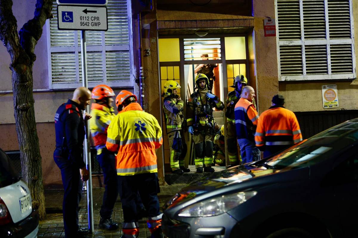 Incident de gas al carrer de la Rioja - Juanma Peláez Incident de gas al carrer de la Rioja