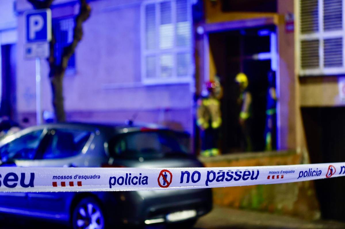 Incident de gas al carrer de la Rioja - Juanma Peláez Incident de gas al carrer de la Rioja