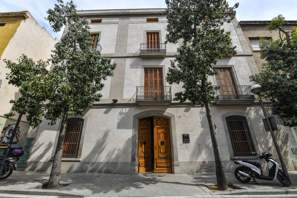 L'exposició 'La fàbrica transparent' reflexiona sobre les transformacions del món laboral en l'era digital