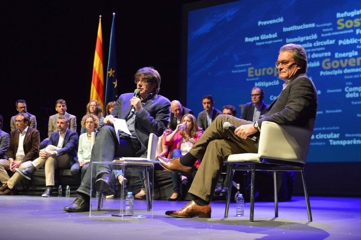 Mas reclama «posar al dia» Convergència i posa en qüestió Puigdemont: «Potser no és capaç d'aglutinar»