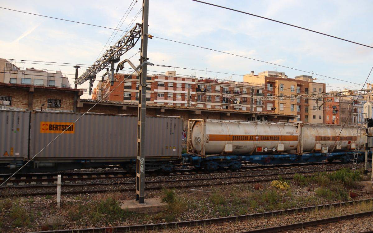 Afectacions al Port de Tarragona pels problemes a la xarxa ferroviària: ajornats 45 trens de mercaderies