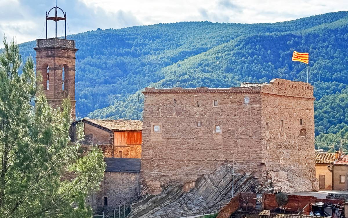 Finalitzen les obres de restauració de les façanes nord i est del Castell de Súria