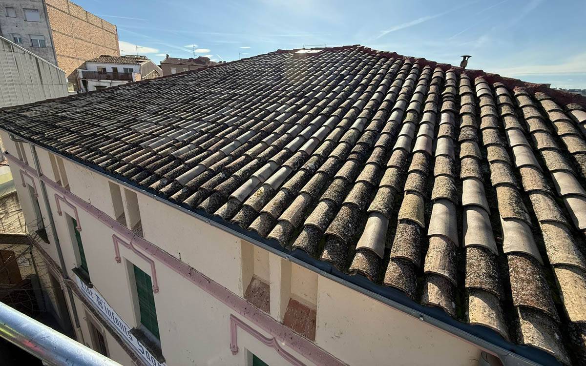 Sant Fruitós de Bages arranja la teulada de l'Escola Municipal de Música