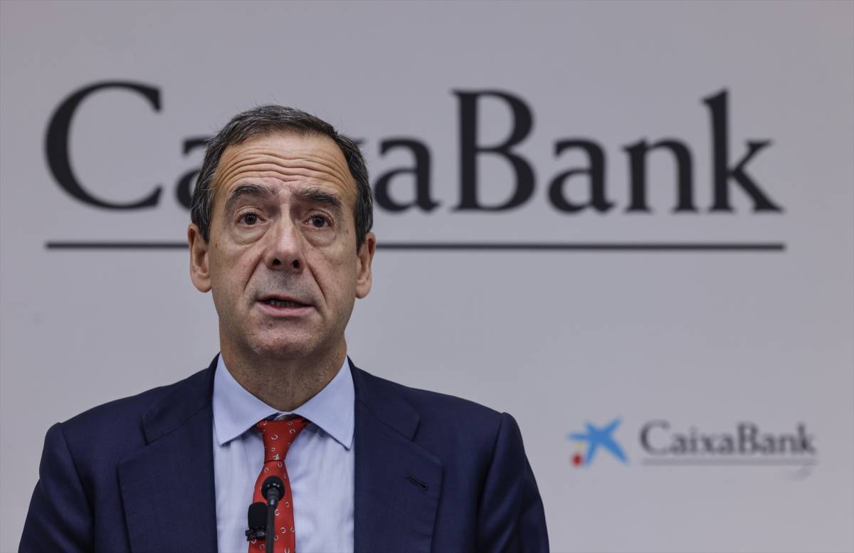 Caixabank avala la regularització d'immigrants: «Necessitem aquest mig milió de persones»