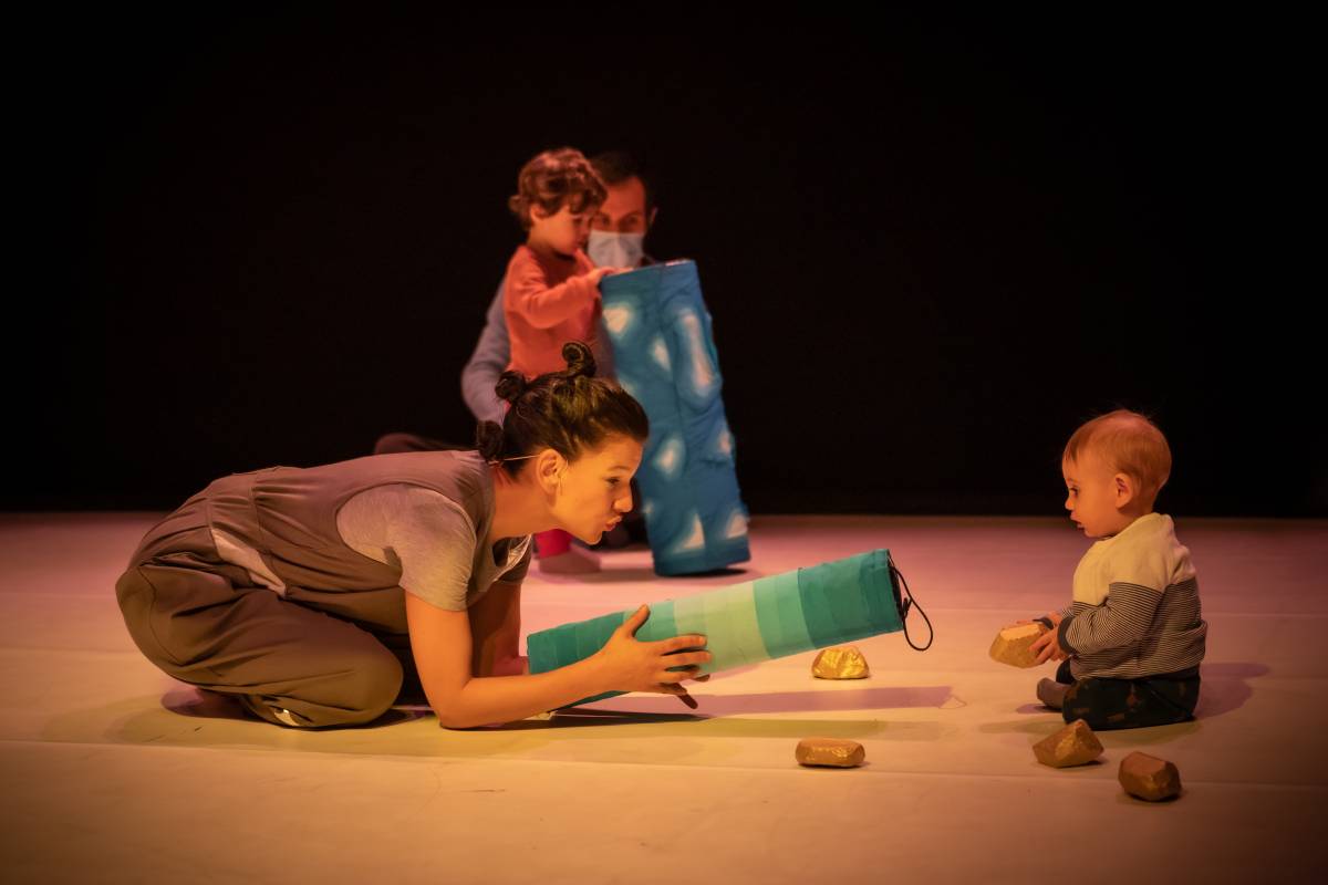 “És molt important  que els  nadons  visquin les arts  escèniques”