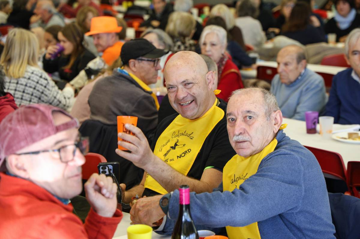 La calçotada popular de les Bruixes del Nord - VÍCTOR CASTILLO La calçotada popular de les Bruixes del Nord