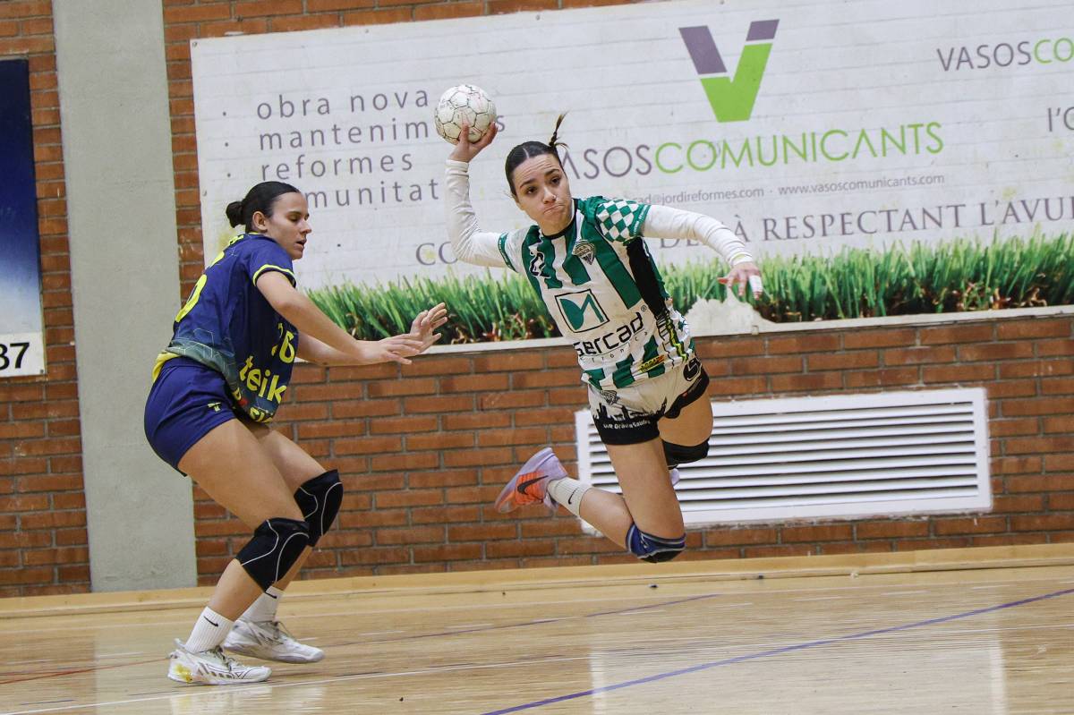 Jordina Salvador va fer tres gols en la derrota de l`OAR