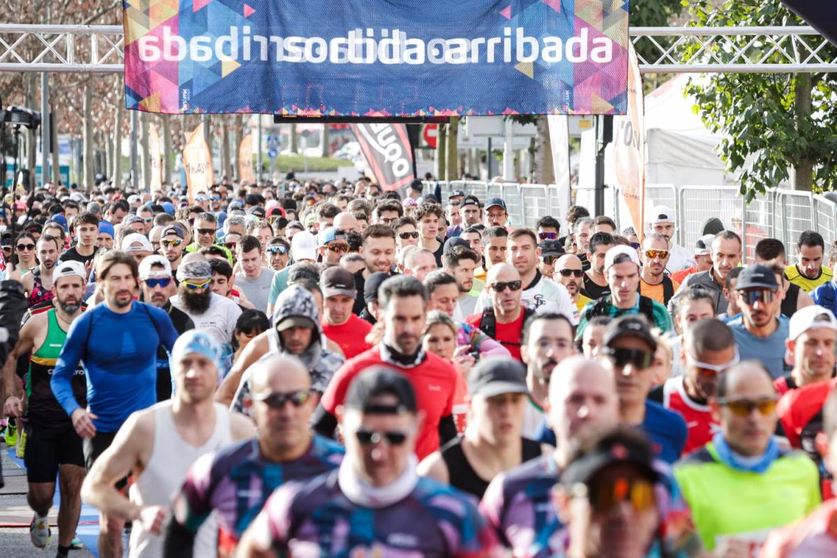 Un total de 4.154 corredors han participat d`una Mitja Marató de rècord - Lluís Clotet Un total de 4.154 corredors han participat d`una Mitja Marató de rècord