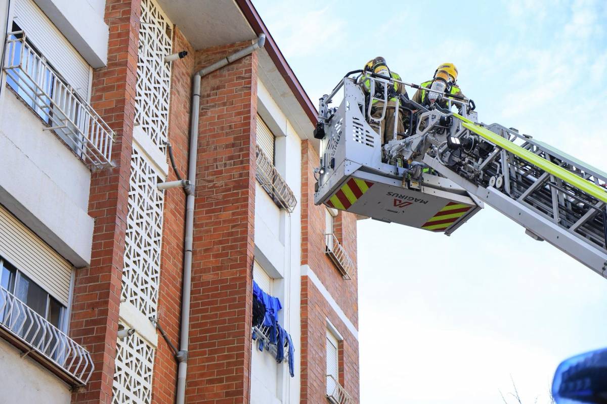 Incendi domèstic a Can Rull - VÍCTOR CASTILLO Incendi domèstic a Can Rull