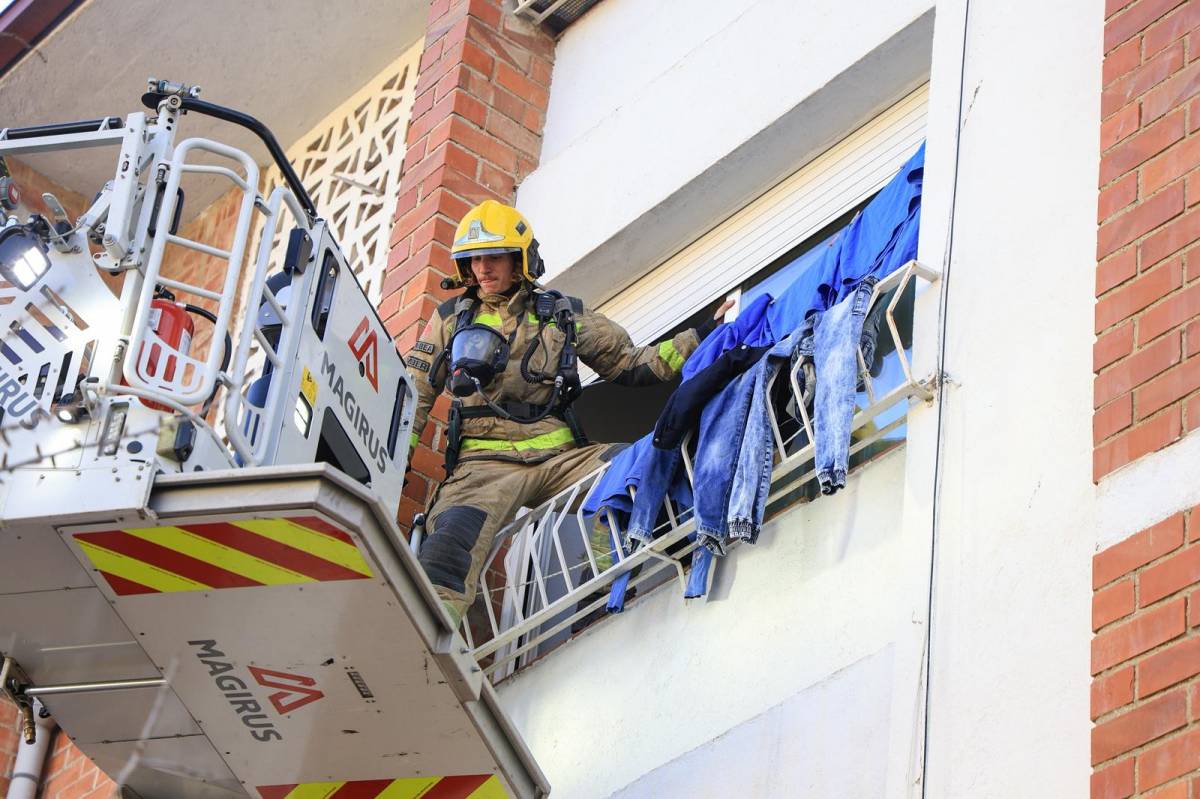 Incendi domèstic a Can Rull - VÍCTOR CASTILLO Incendi domèstic a Can Rull
