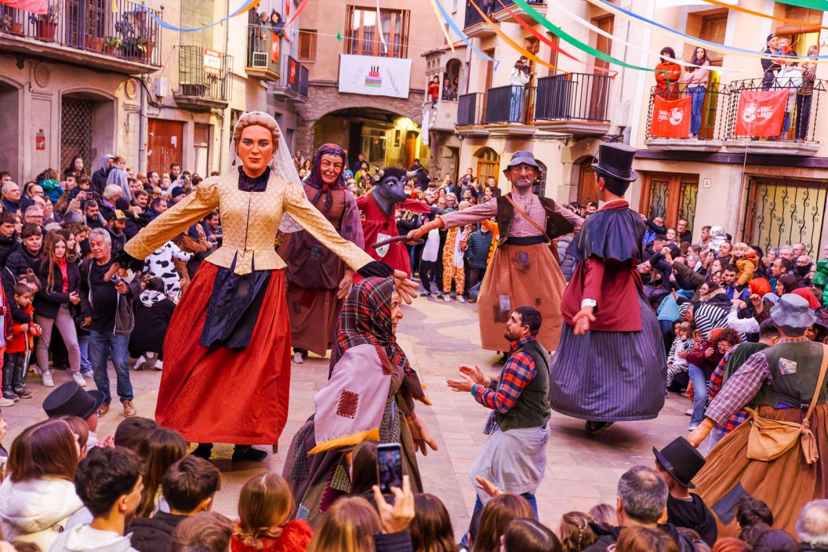 Torà obre els Carnavals amb una explosió de festa