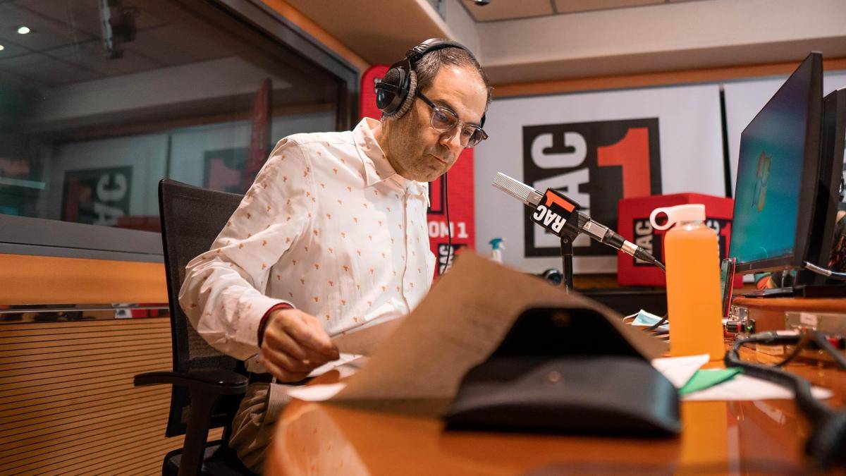 Toni Clapés esclata molt enfadat contra Rodalies al «Versió RAC1» i diu allò que molts pensen: «La ciutadania està idiotitzada!»