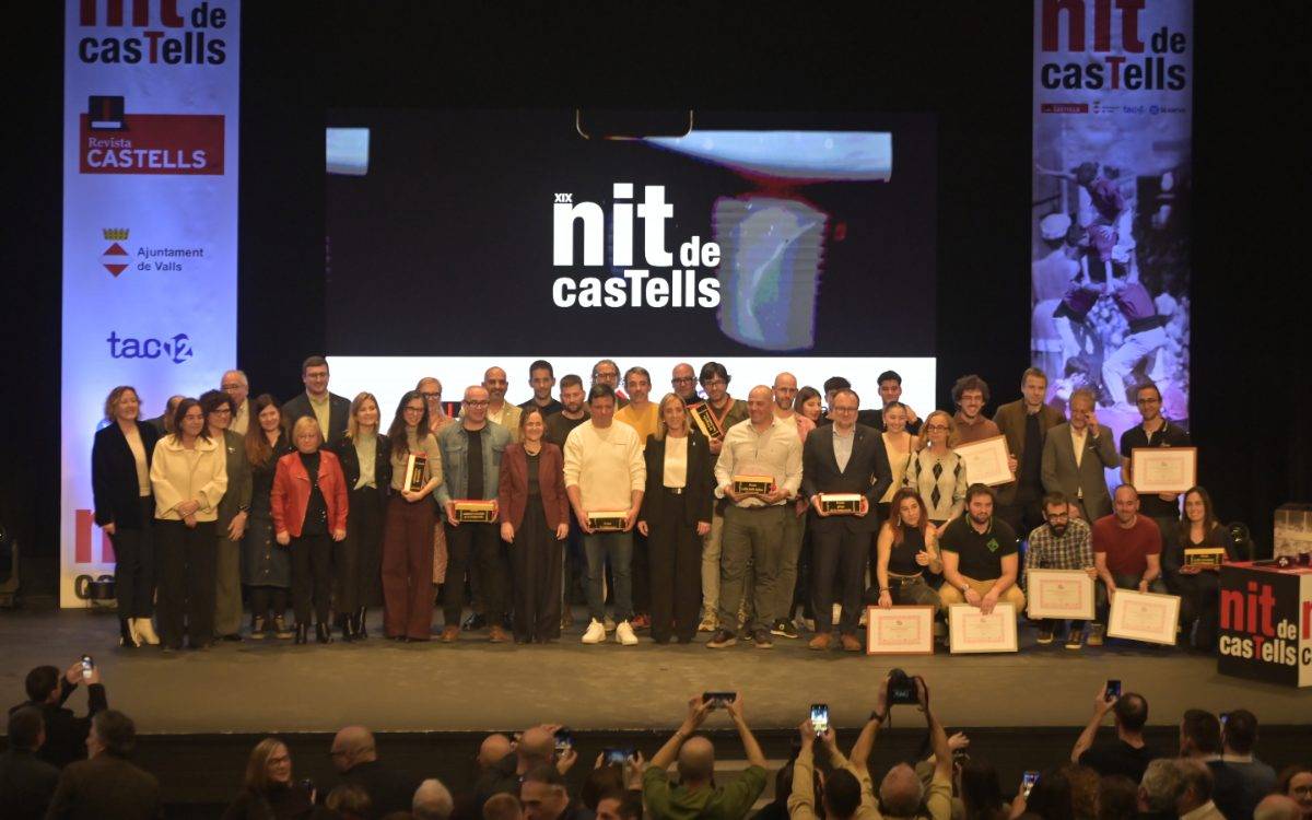 Quatre colles punteres, els Nois, Fede Gormaz i la sèrie «Pubertat» triomfen a la Nit de Castells a Valls