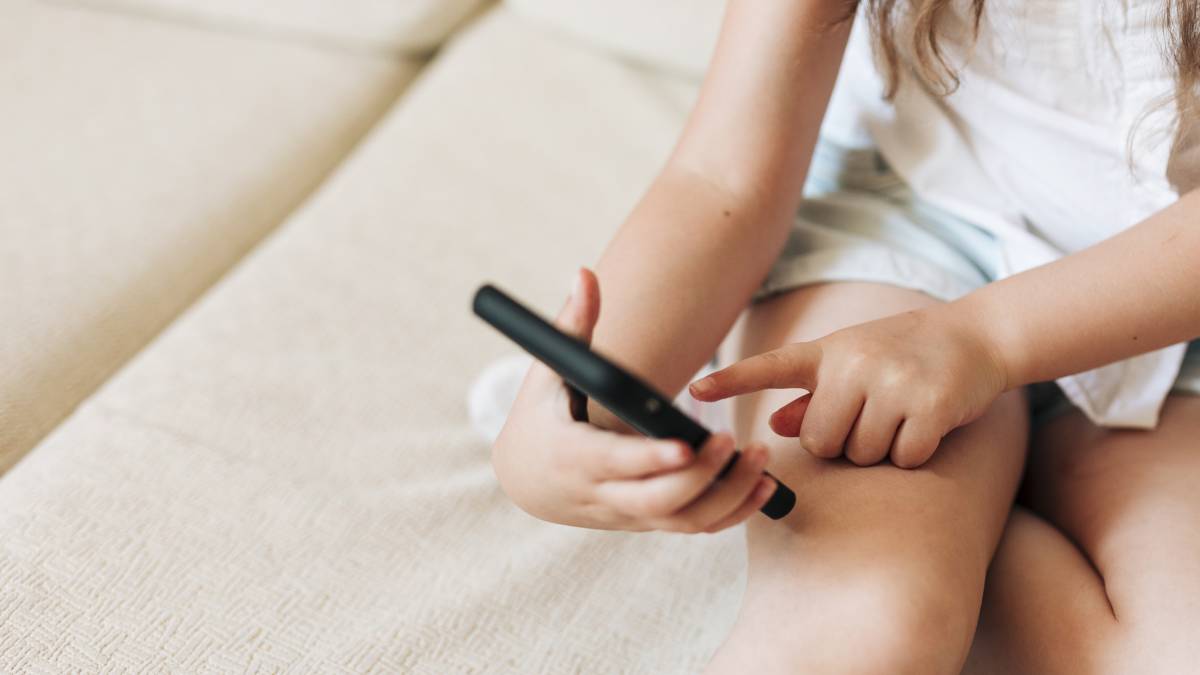 Sánchez anuncia que aprovarà una iniciativa per prohibir l’accés a xarxes socials a menors de 16 anys