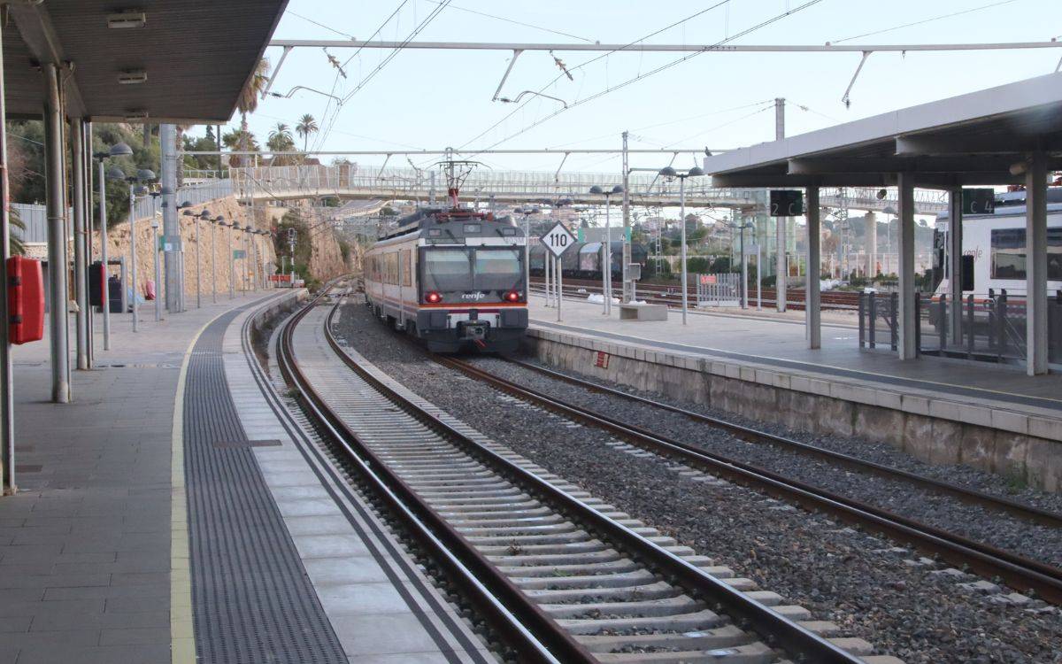 Nova jornada de trens amb retard a Tarragona arran de les incidències al centre de control d'Adif