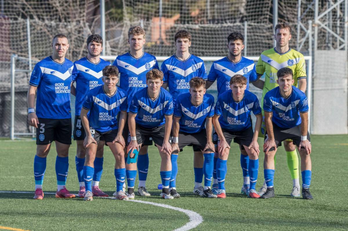 Al darrere, Albert, Adrià, Modestas, Raül, Houssam i Jaume; al davant, Andreu, Sergi, Robert, Alessio i Marçal - Víctor Pisa Al darrere, Albert, Adrià, Modestas, Raül, Houssam i Jaume; al davant, Andreu, Sergi, Robert, Alessio i Marçal