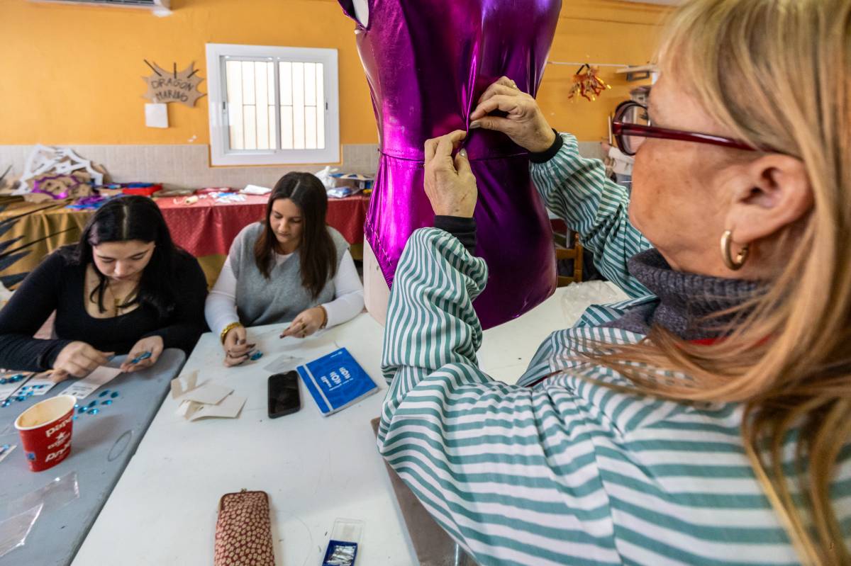 Algunes de les organitzadores del Carnestoltes del Torrent  - JUANMA PELÁEZ