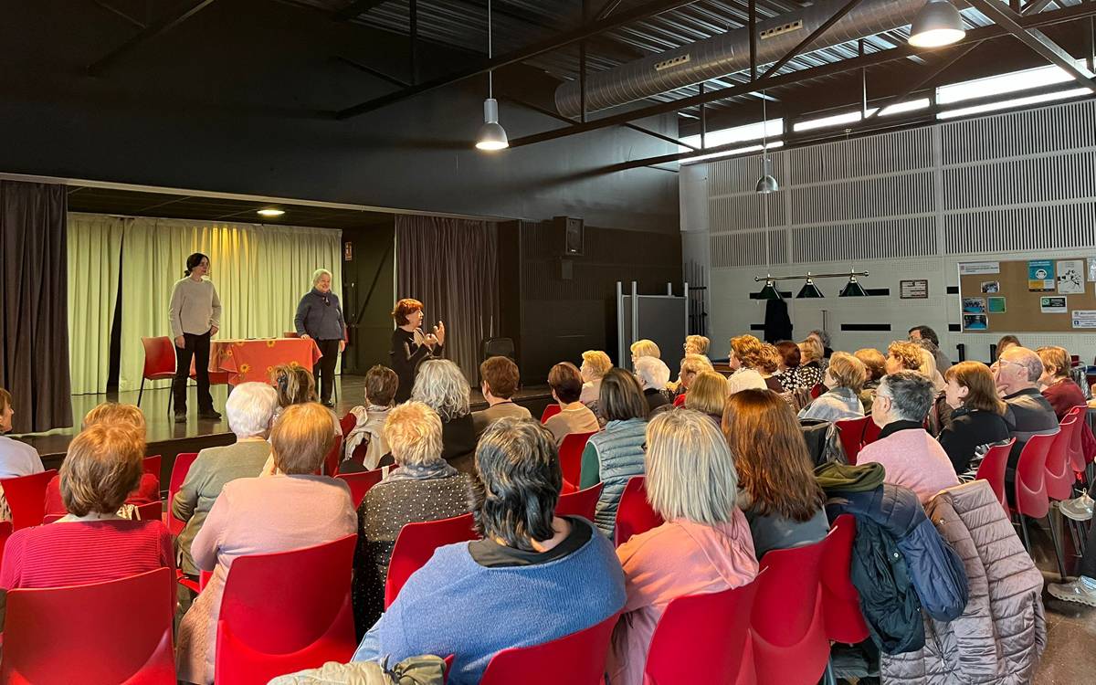 El Bages impulsa un programa de teatre fòrum per repensar les cures en clau comunitària