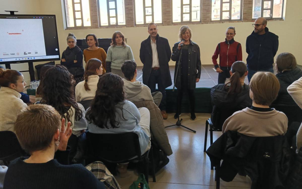 Tortosa s’incorpora al projecte Mapadeball amb alumnes dels instituts Dertosa i Cristòfol Despuig