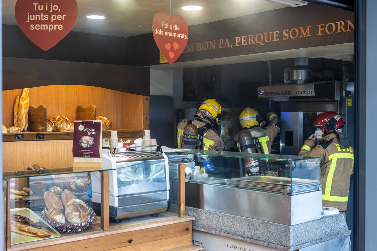 Incendi a l`interior d`un forn de pa de Sabadell