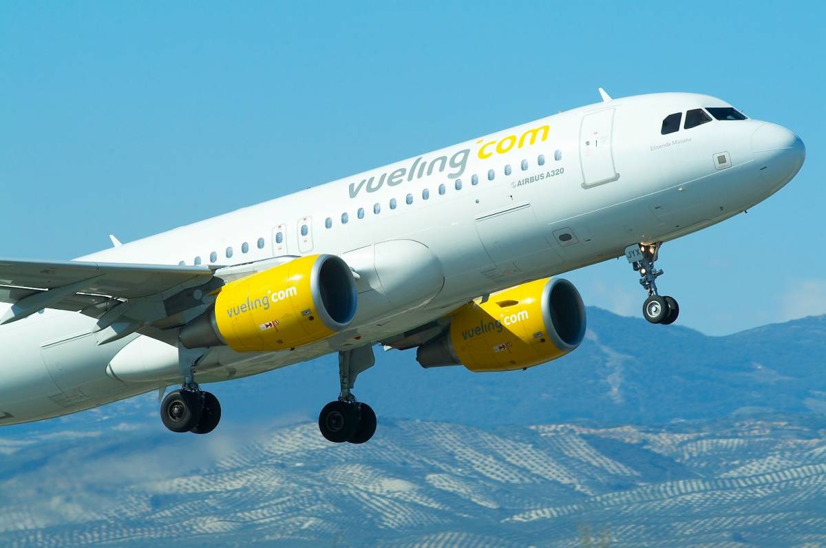 Vueling reacciona a la crisi de l'alta velocitat i obre un pont aeri Barcelona-Madrid