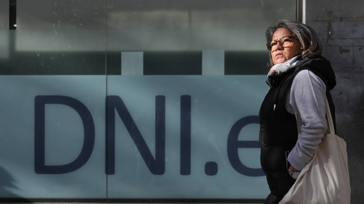 Catalunya busca una fórmula duradora per a la regularització extraordinària de migrants 