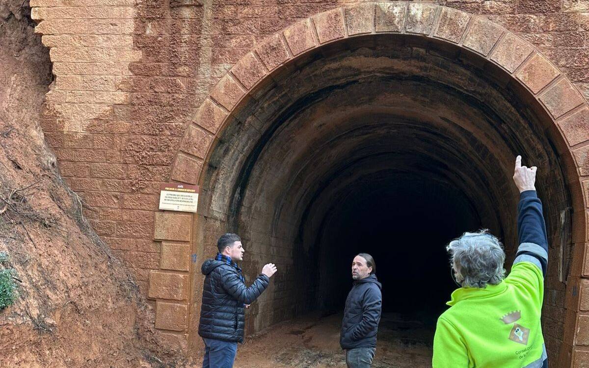 Reobert el tram de la Via Verda entre Bot i Prat de Comte després de l'arranjament d'un túnel
