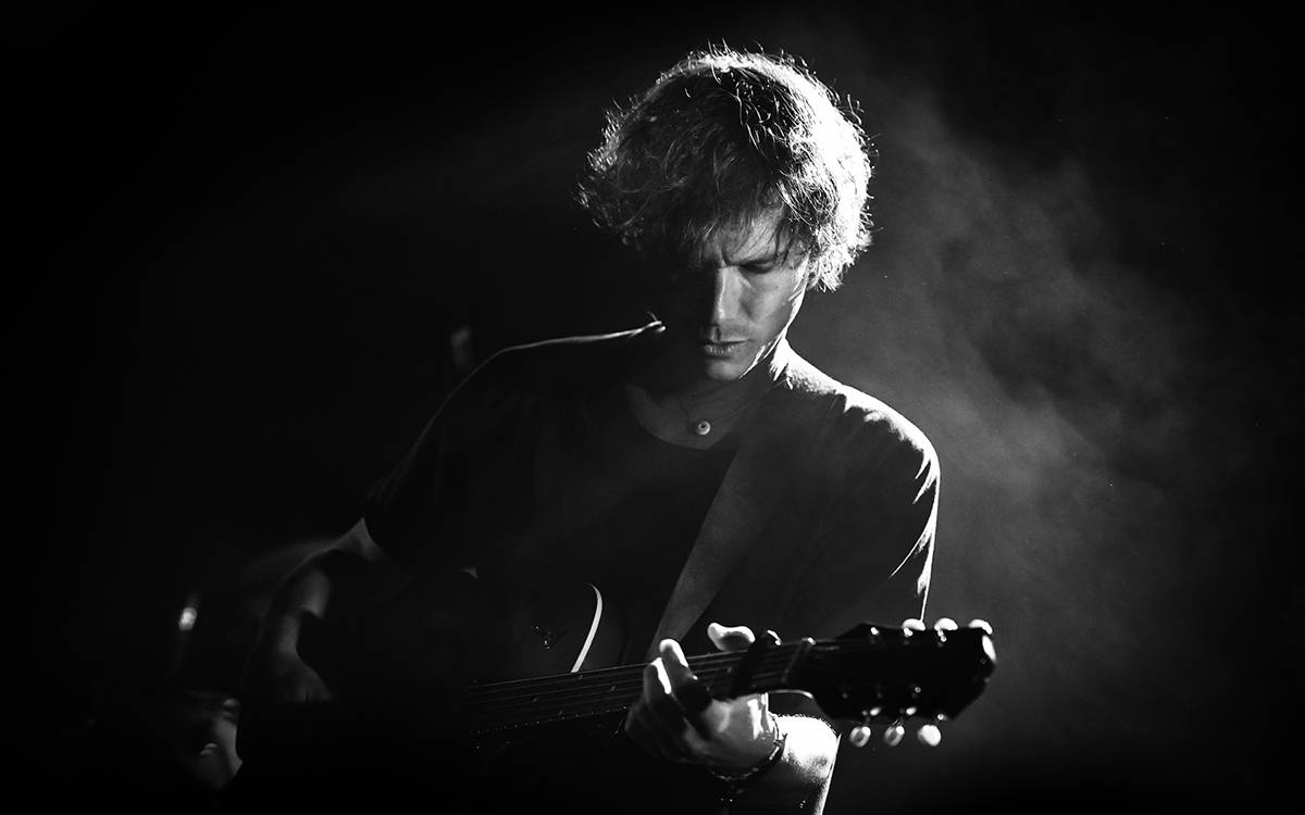 Ramon Mirabet presentarà «V» aquest dissabte a la sala gran del Kursaal