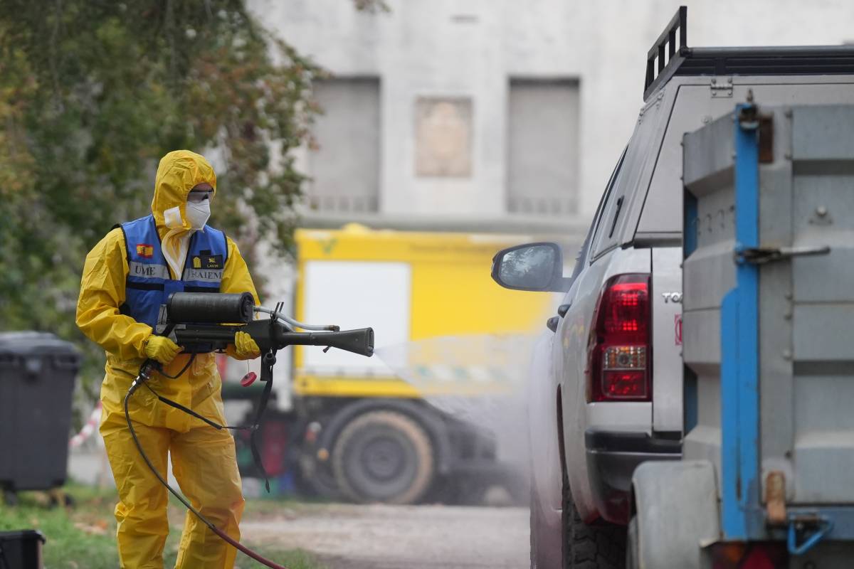 El Govern organitza un acte de comiat a l'UME després de la pesta porcina