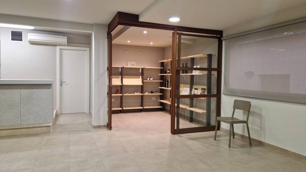 Riner enllesteix el nou «Rebost del poble»