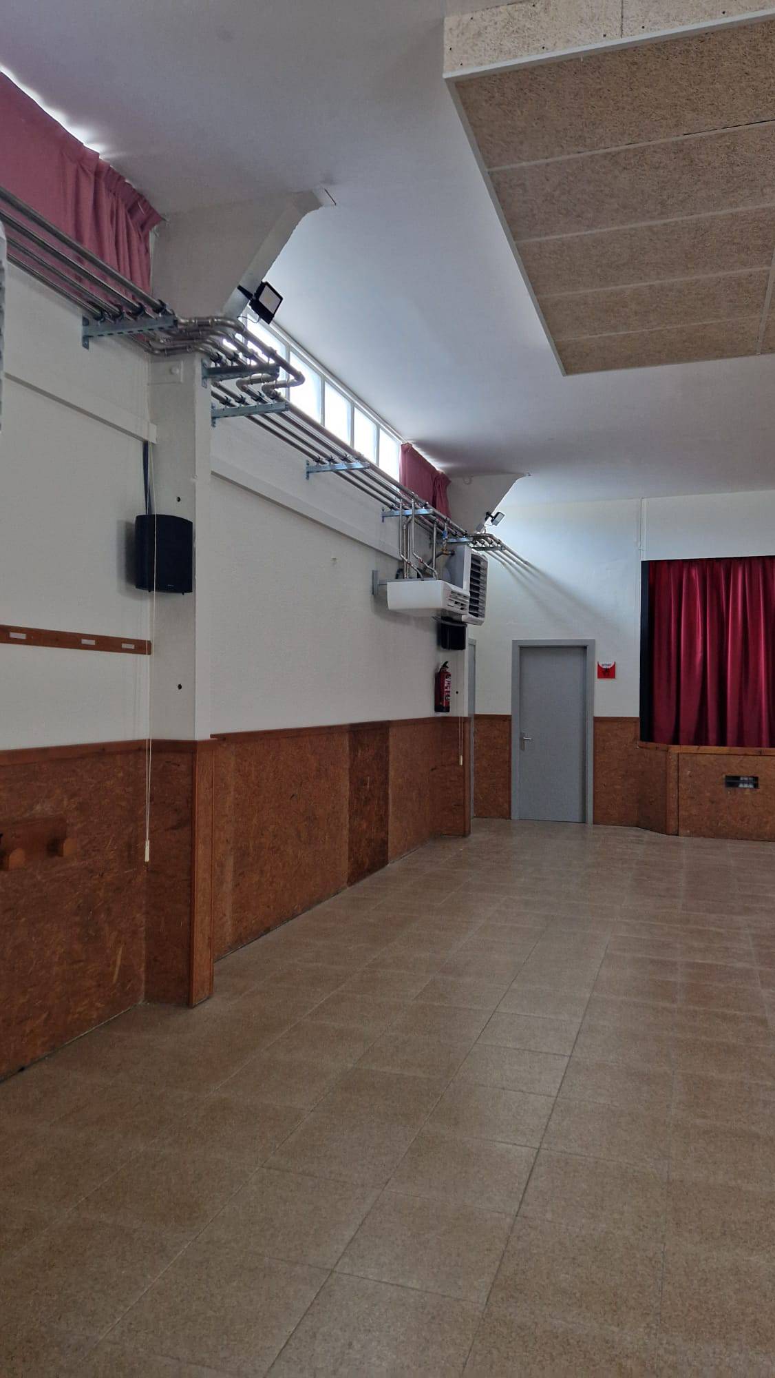 Rebost del poble de Riner  - 