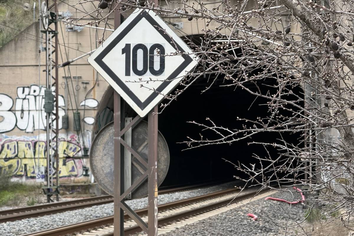 Adif reobre parcialment el túnel de Rubí i reprèn la circulació de mercaderies