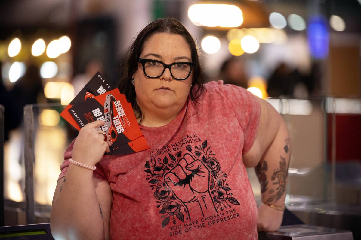 Anna Gómez fotografiada a l'estació de Sants - Miquel Homs