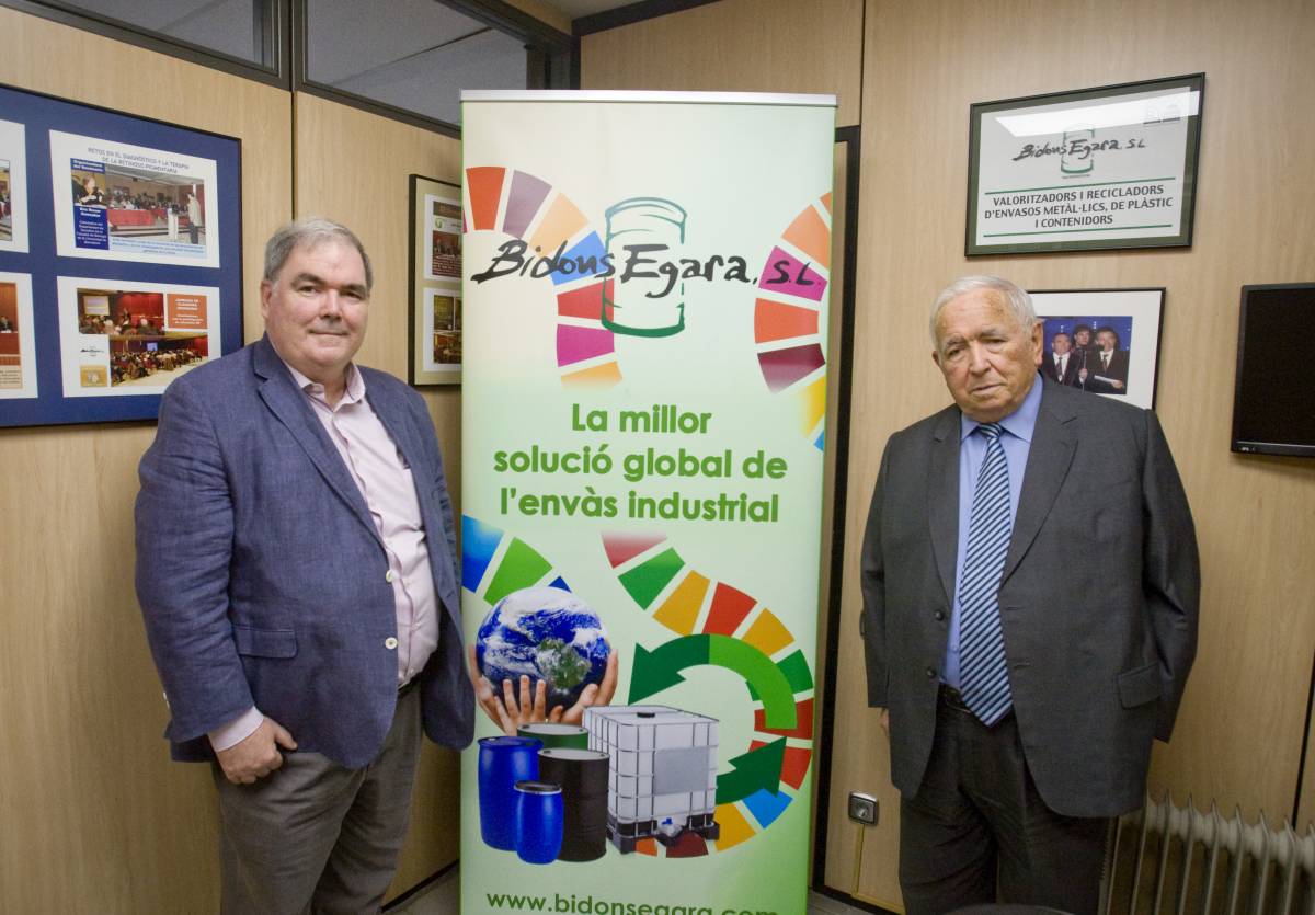 Joaquim López fill, gerent de Bidons Egara, i Joaquim López pare, fundador i president - Nebridi Aróztegui