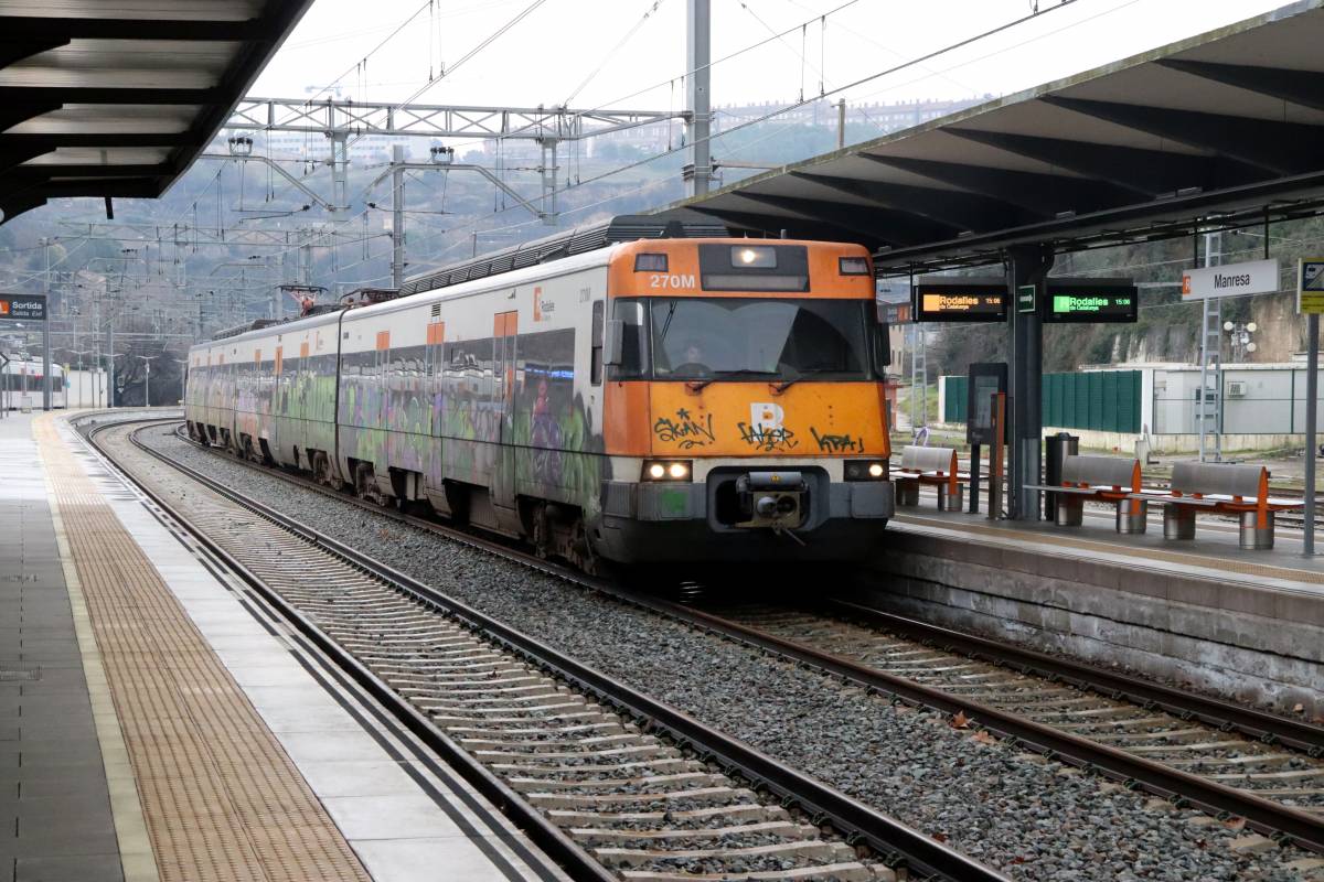 Interrompuda l'R4 entre Martorell i l'Hospitalet per una incidència a la infraestructura a Sant Feliu de Llobregat