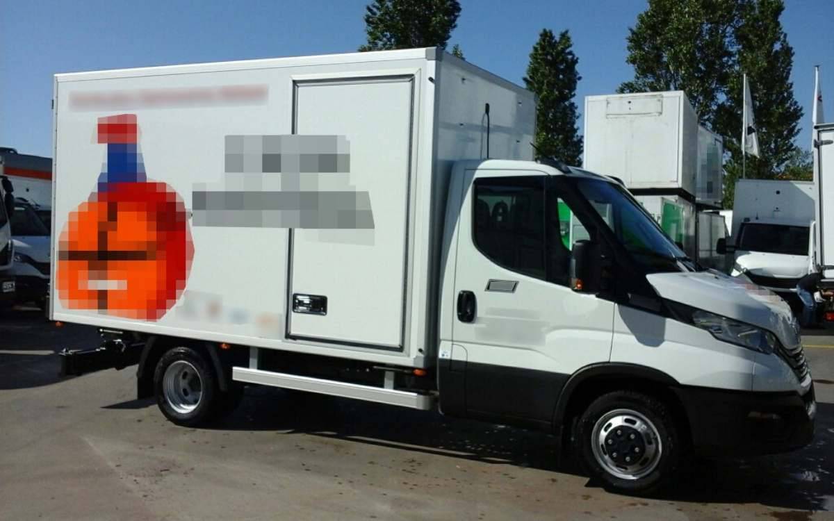 Detenen dos lladres amb 44 antecedents que dormien dins d'un camió robat a Tarragona