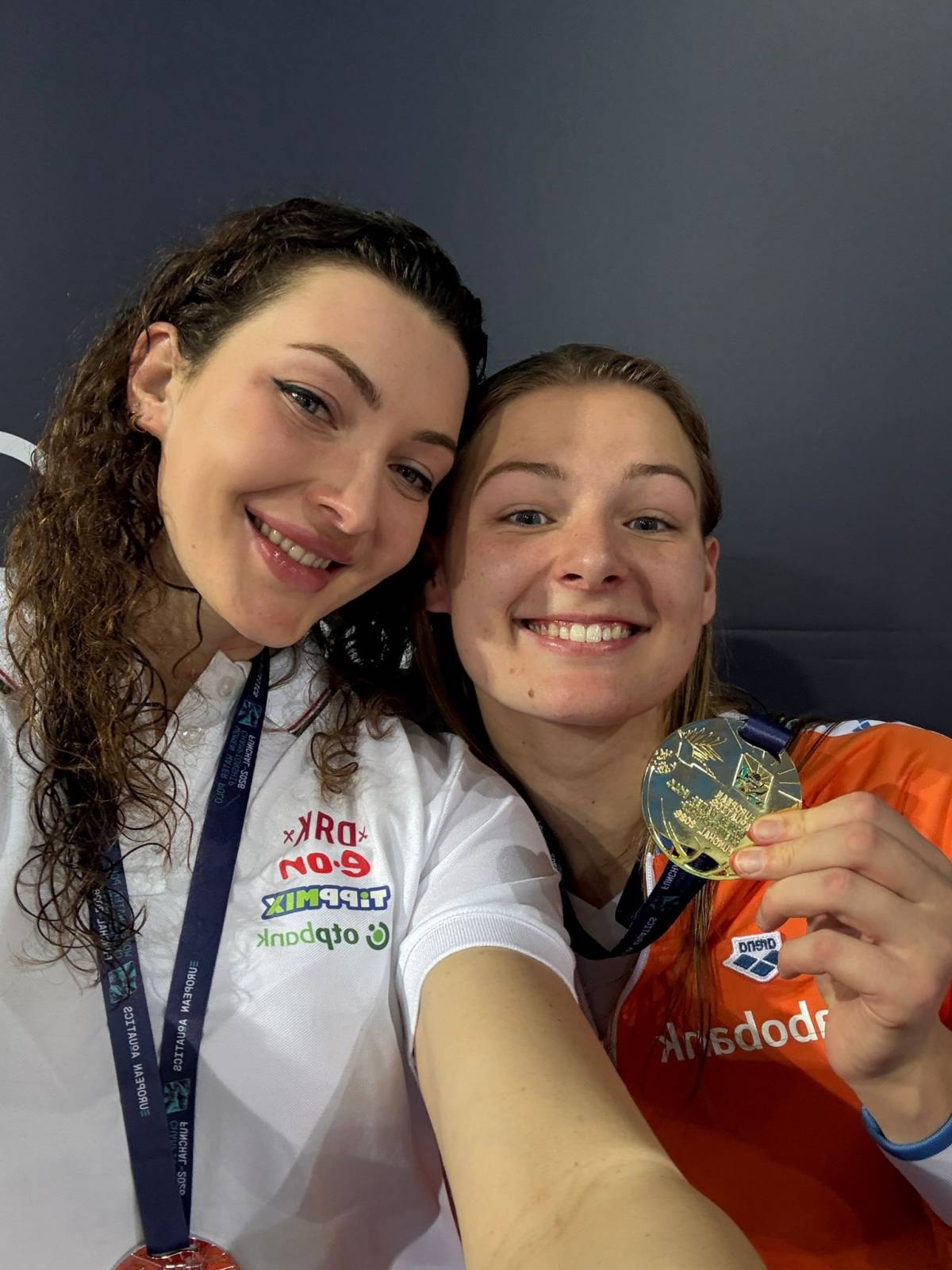 Rybanska i Van de Kraats, després de la final amb les seves medalles - CNS
