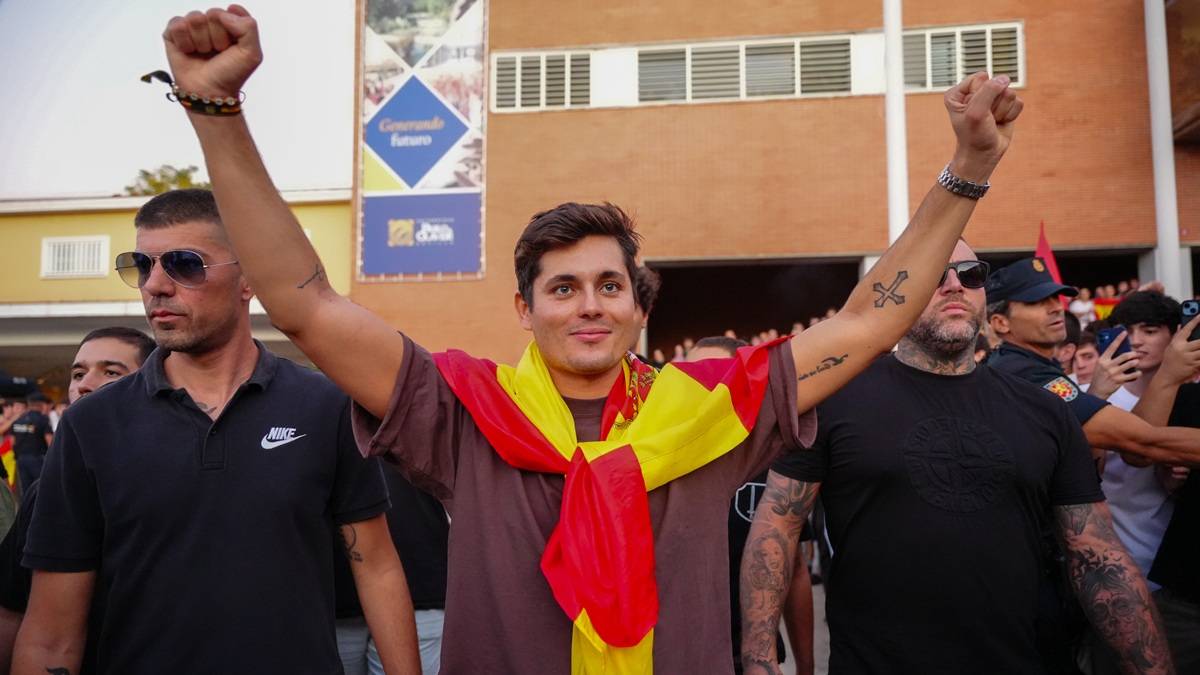 El PP «fitxa» Vito Quiles per tancar la campanya electoral a l'Aragó